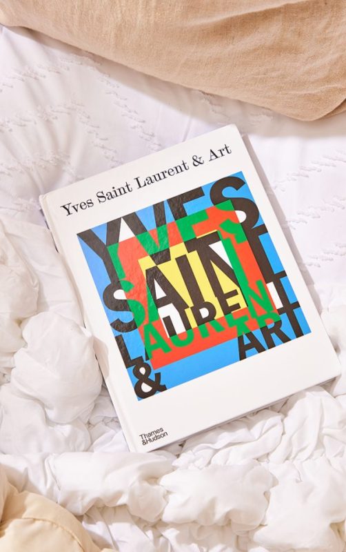 Yves Saint Laurent Boeken